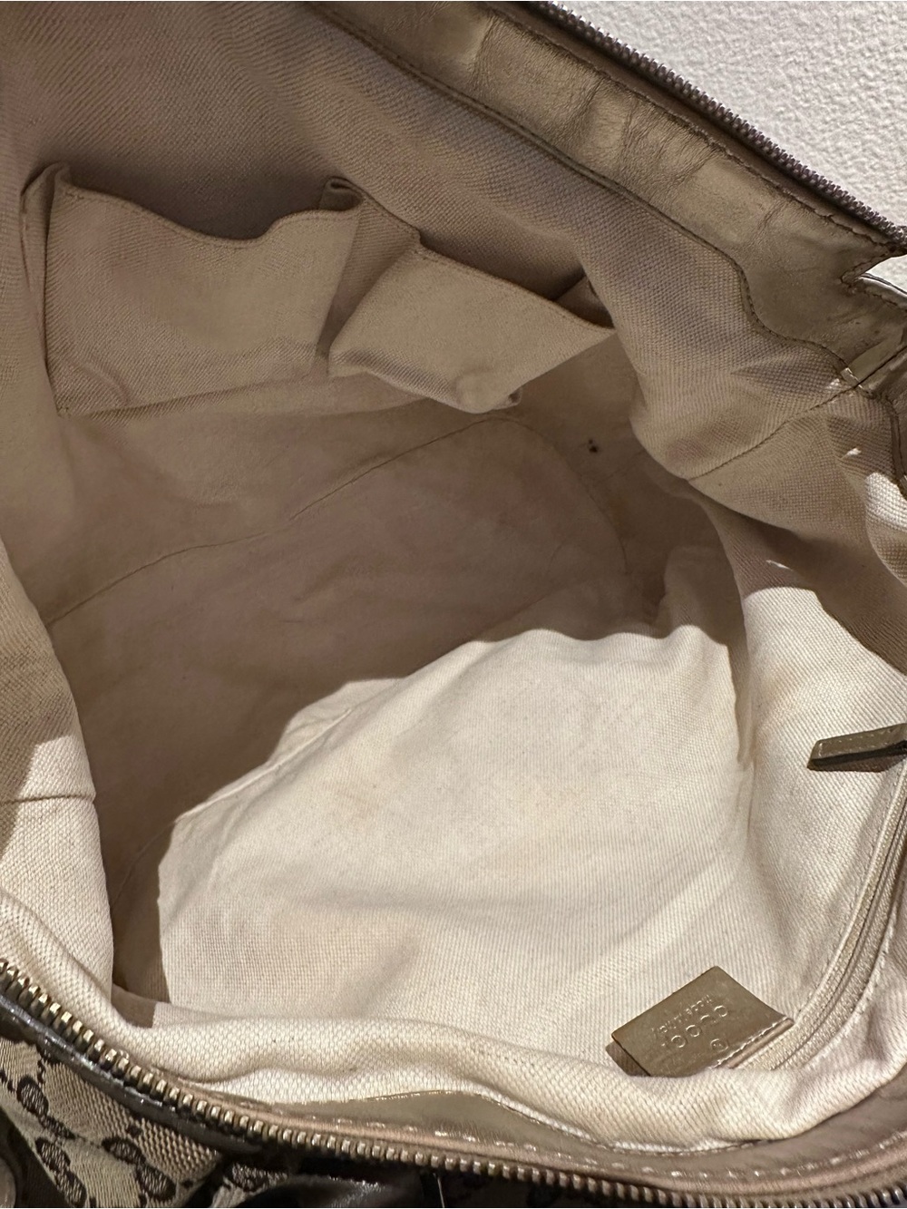 Authentic Vintage Gucci Original Silver GG Canvas Sukey Zip Handbag Large - Picture 15 of 16